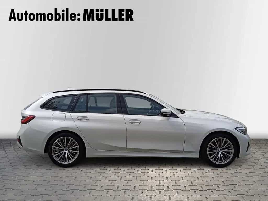BMW 320 i Sport Line Touring  Aut.  SHZG+TEMPOMAT+NA 01/2020-photo-3