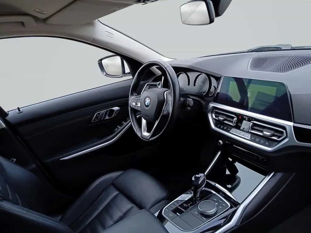 BMW 320 i Sport Line Touring  Aut.  SHZG+TEMPOMAT+NA 01/2020-photo-9