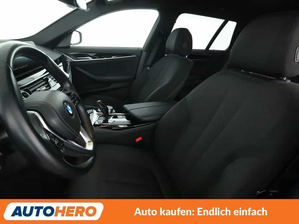 BMW 5 Series 520d Mild-Hybrid Aut.*NAVI*LED*PDC*TEMPO*SHZ*ALU 12/2019-photo-9