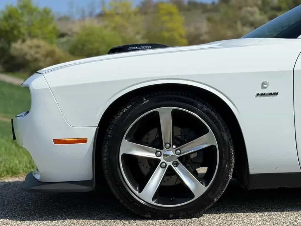 Dodge Challenger 10/2016-photo-13