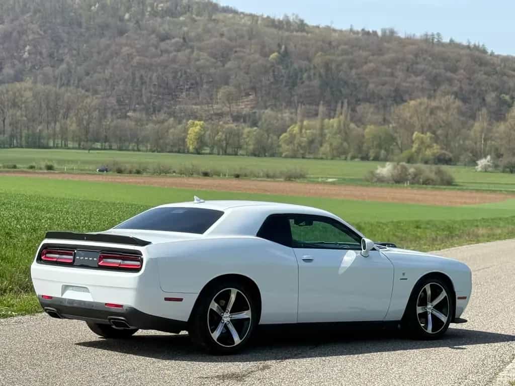 Dodge Challenger 10/2016-photo-14
