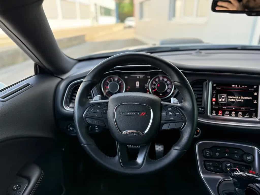 Dodge Challenger 10/2016-photo-22
