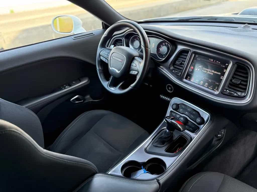 Dodge Challenger 10/2016-photo-23