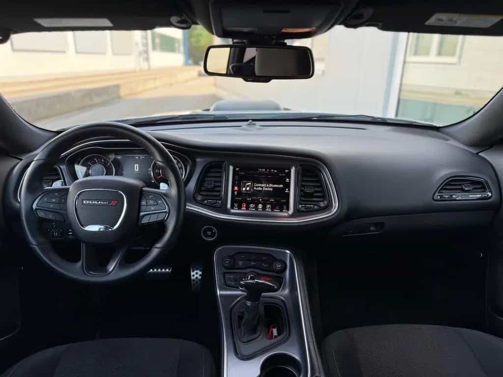 Dodge Challenger 10/2016-photo-24