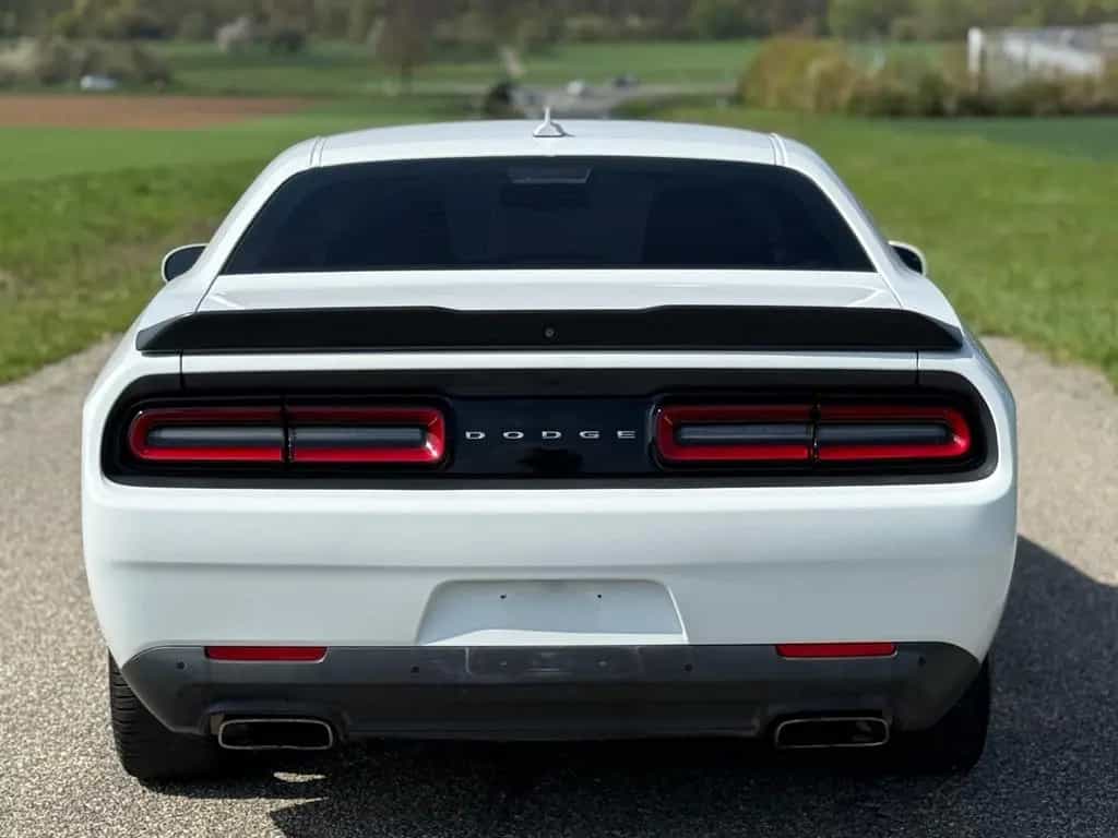 Dodge Challenger 10/2016-photo-7