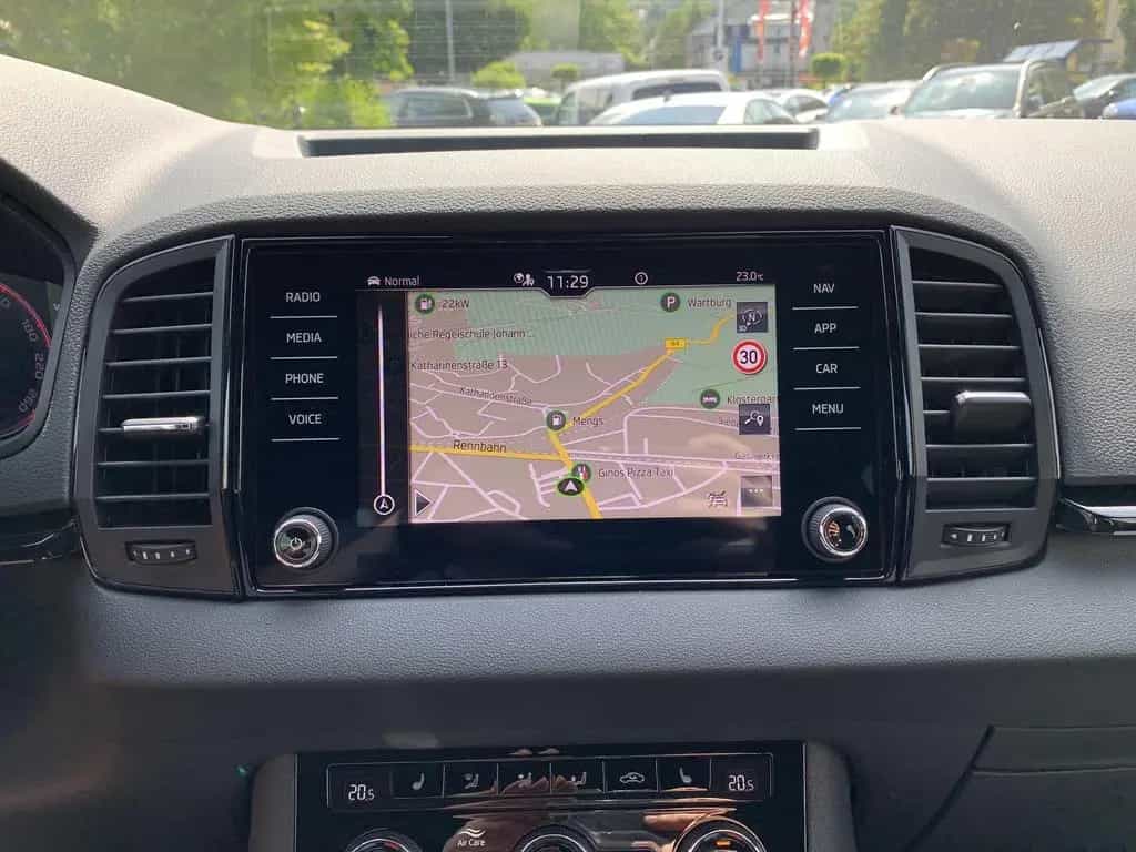 Skoda Karoq 1.5TSI Sportline el.Klappe+ACC+Matrix+RFC 05/2025-photo-14