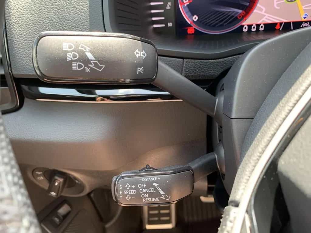 Skoda Karoq 1.5TSI Sportline el.Klappe+ACC+Matrix+RFC 05/2025-photo-18