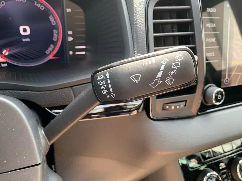 Skoda Karoq 1.5TSI Sportline el.Klappe+ACC+Matrix+RFC 05/2025-photo-19