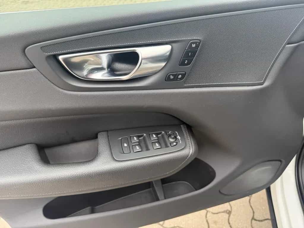 Volvo XC60 Inscription AWD HUD AHK-klappbar 03/2021-photo-6