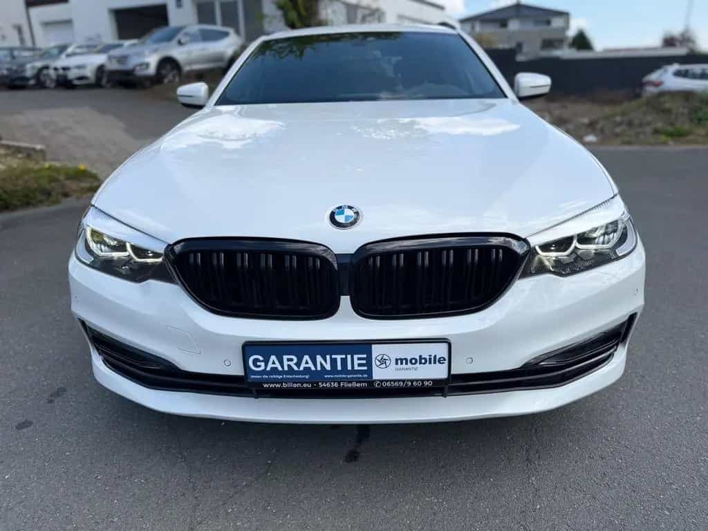 BMW Touring 520 d Sport Line PANO SHZ NAVI Garantie 05/2019-photo-1