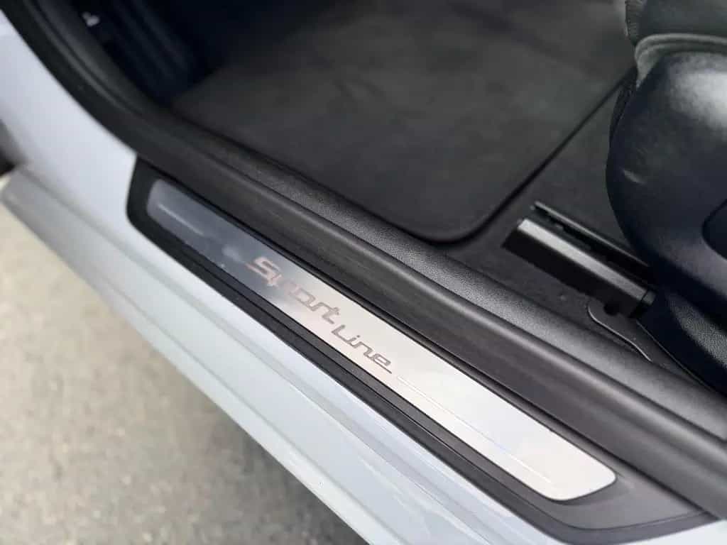 BMW Touring 520 d Sport Line PANO SHZ NAVI Garantie 05/2019-photo-33
