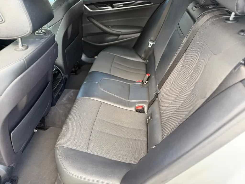 BMW Touring 520 d Sport Line PANO SHZ NAVI Garantie 05/2019-photo-36
