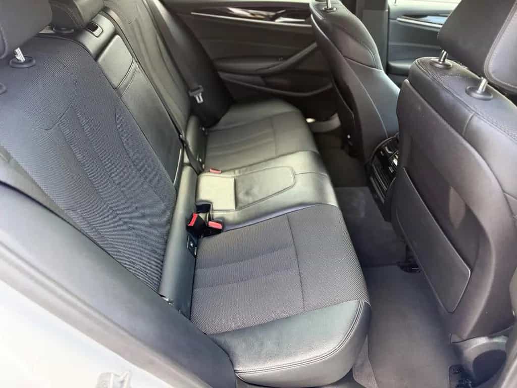 BMW Touring 520 d Sport Line PANO SHZ NAVI Garantie 05/2019-photo-39
