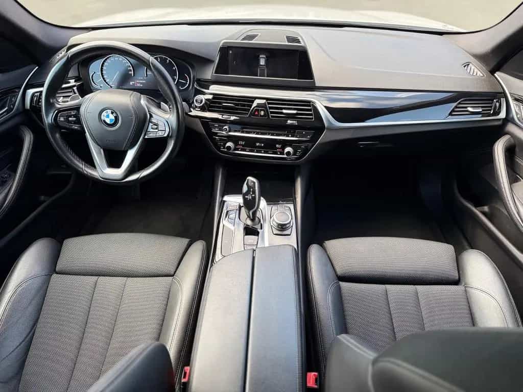 BMW Touring 520 d Sport Line PANO SHZ NAVI Garantie 05/2019-photo-40