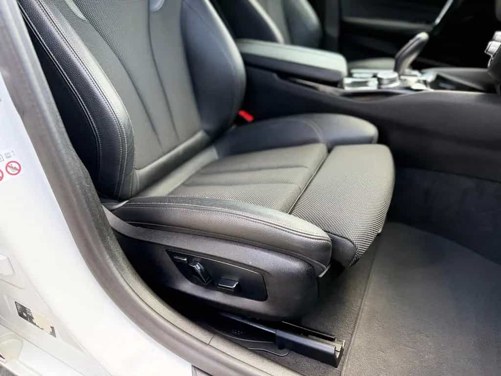 BMW Touring 520 d Sport Line PANO SHZ NAVI Garantie 05/2019-photo-43