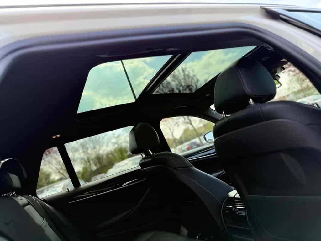 BMW Touring 520 d Sport Line PANO SHZ NAVI Garantie 05/2019-photo-44