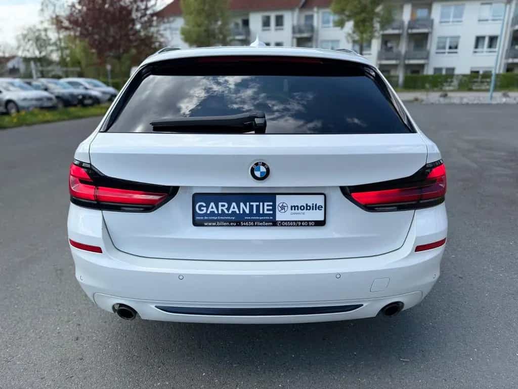 BMW Touring 520 d Sport Line PANO SHZ NAVI Garantie 05/2019-photo-5