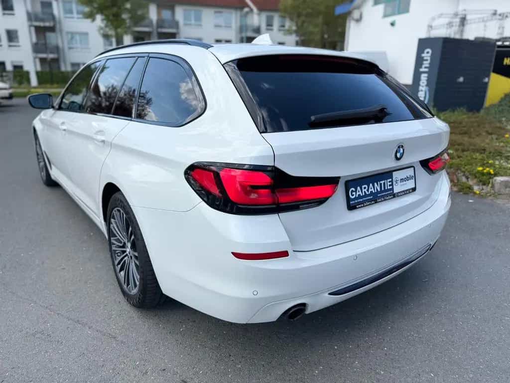BMW Touring 520 d Sport Line PANO SHZ NAVI Garantie 05/2019-photo-6