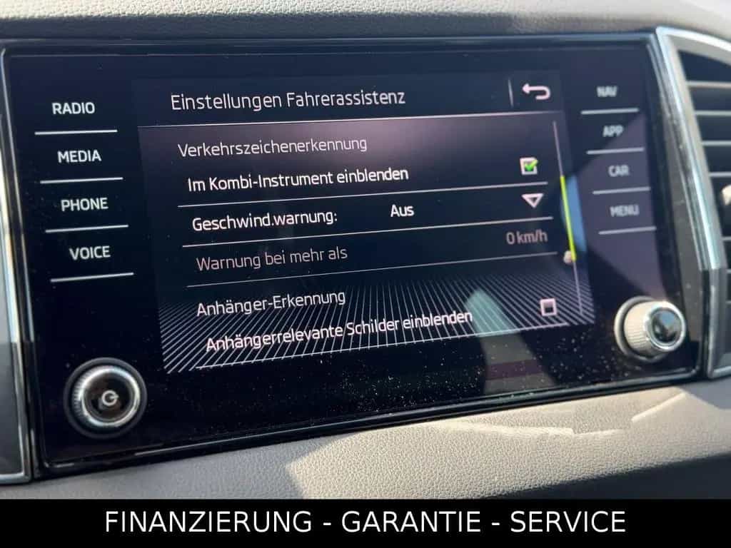 Skoda Karoq AMBITION 1,5TSI DSG/ACC/KAM/AHK/LEDER/NAV 06/2018-photo-30