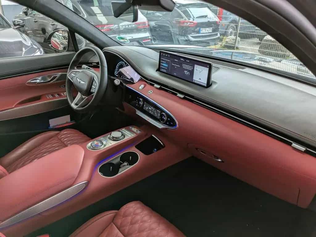 Genesis GV70 Sport 4WD|Panorama|21"|LEDER-ROT| 11/2024-photo-2