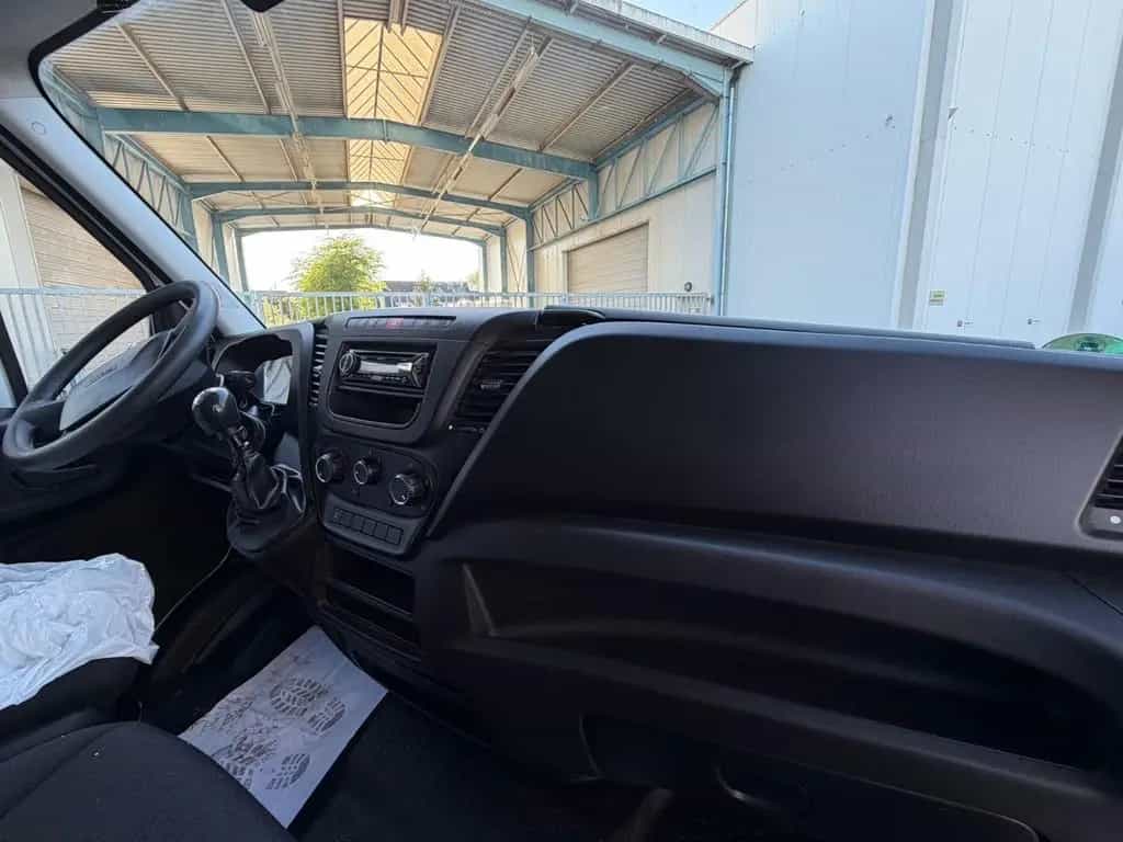 Iveco Daily Kasten HKa 35 S/L2/H2/116.000km/AHK3500KG 01/2016-photo-14