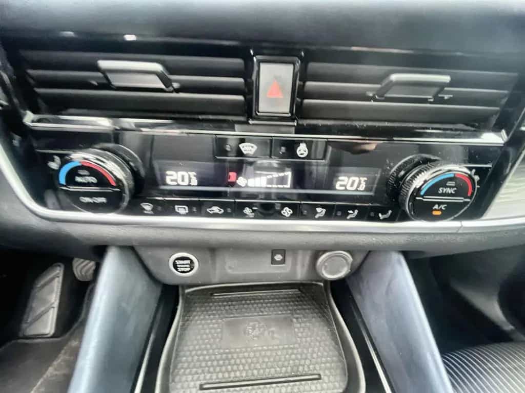 Nissan Qashqai 1.3 DIG-T Tekna*Navi*HeadUp*Panoramadach 08/2022-photo-22