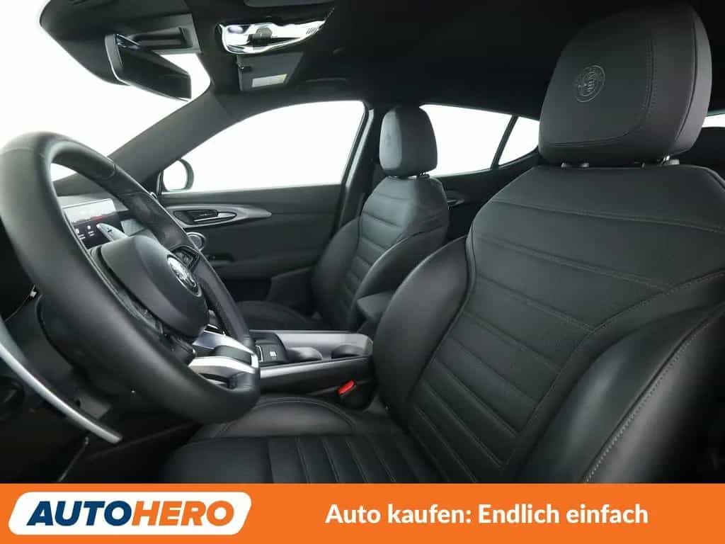Alfa Romeo Tonale 1.5 VGT Edizione Speciale Aut.*NAVI*CAM* 06/2024-photo-9