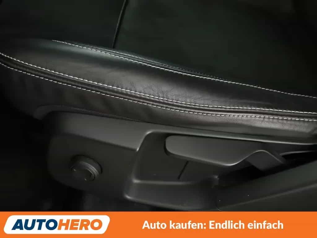 Volvo XC40 2.0 T4 R-Design AWD Aut.*NAVI*LED*TEMPO*CAM 02/2019-photo-28