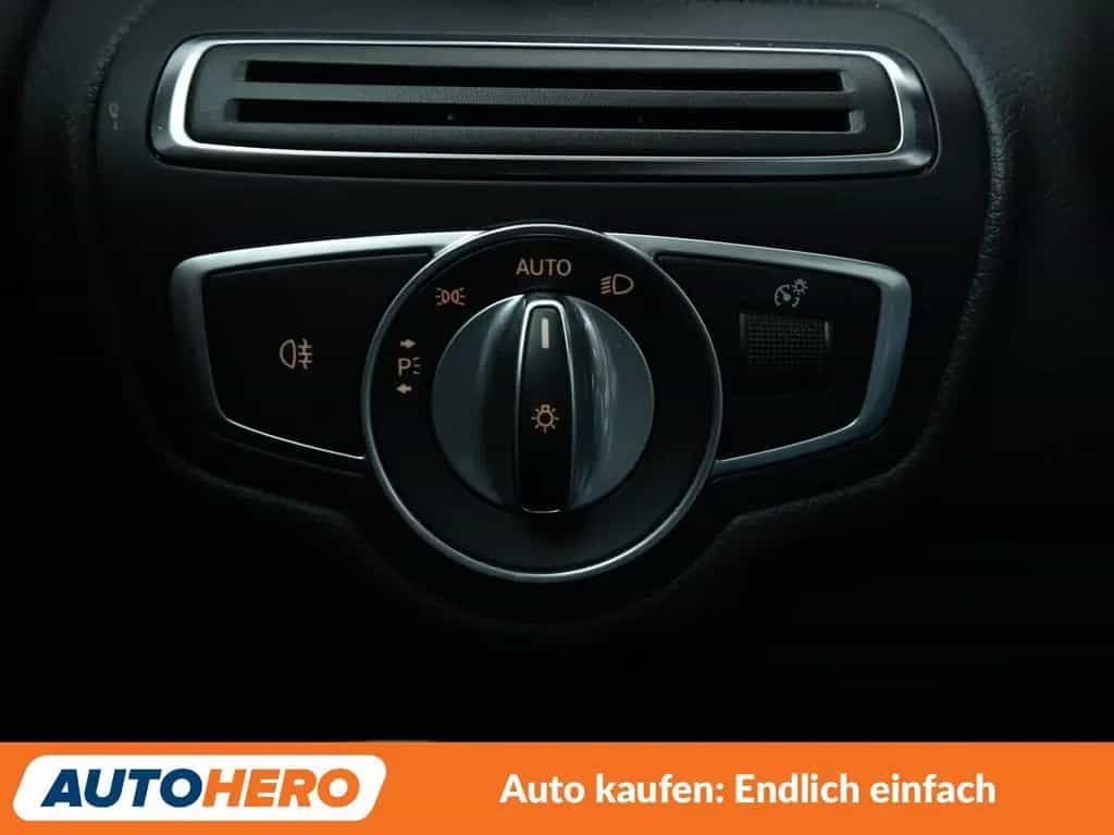 Mercedes-Benz C-Class 180 AMG Line Aut.*NAVI*CAM*LED*PDC*SHZ*AHK* 09/2018-photo-25