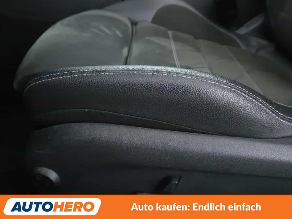 Mercedes-Benz C-Class 180 AMG Line Aut.*NAVI*CAM*LED*PDC*SHZ*AHK* 09/2018-photo-27