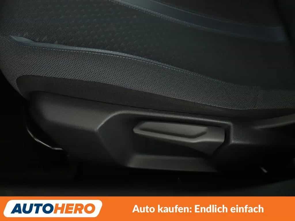 Peugeot 2008 1.2 PureTech Allure Aut.*NAVI*CAM*LED*TEMPO 08/2020-photo-27