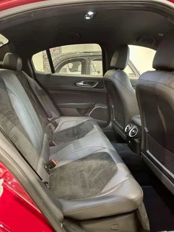 Alfa Romeo Giulia Quadrifoglio 2.9 T V6 Schalter 06/2017-photo-10
