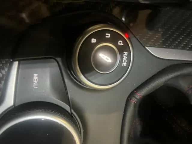 Alfa Romeo Giulia Quadrifoglio 2.9 T V6 Schalter 06/2017-photo-16