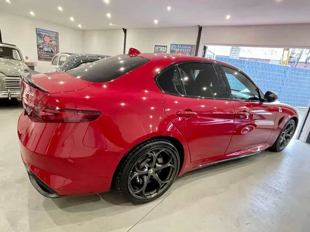 Alfa Romeo Giulia Quadrifoglio 2.9 T V6 Schalter 06/2017-photo-4