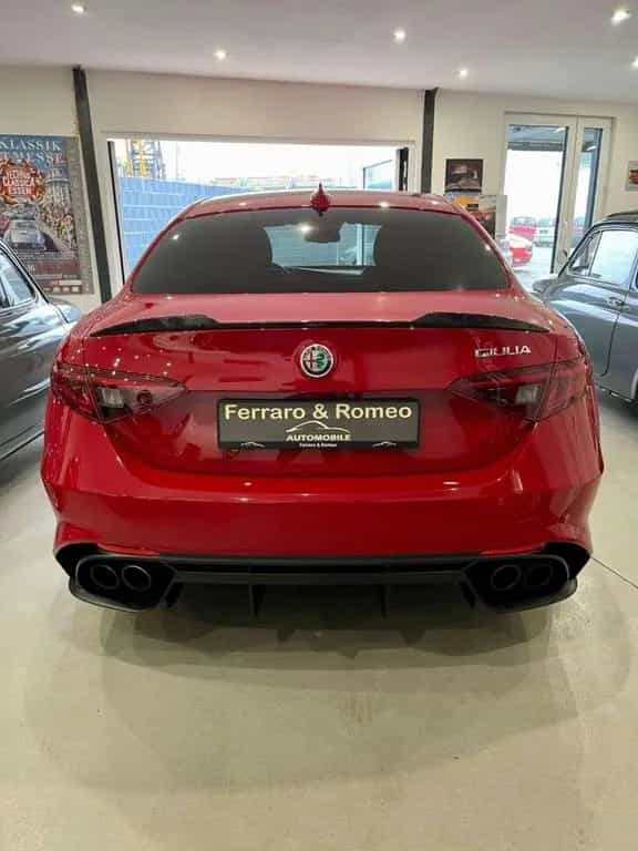 Alfa Romeo Giulia Quadrifoglio 2.9 T V6 Schalter 06/2017-photo-5