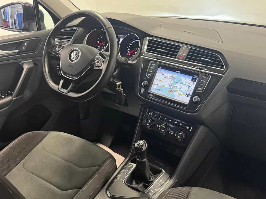 Volkswagen Tiguan TDI Highline AHK LED Navi ACC Standhz 1Hd 08/2016-photo-12