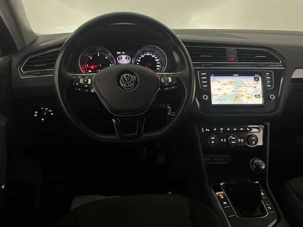 Volkswagen Tiguan TDI Highline AHK LED Navi ACC Standhz 1Hd 08/2016-photo-14