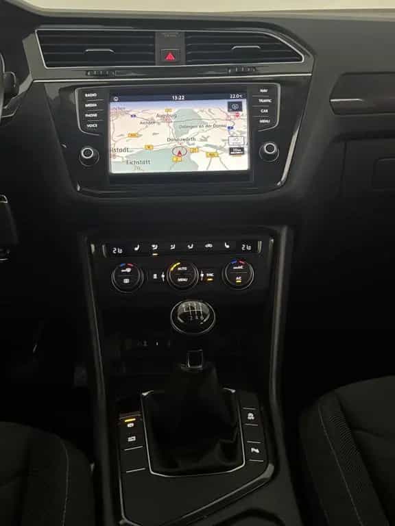 Volkswagen Tiguan TDI Highline AHK LED Navi ACC Standhz 1Hd 08/2016-photo-15