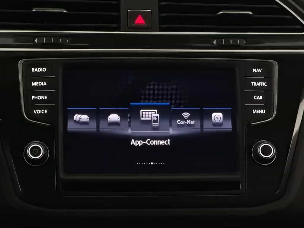 Volkswagen Tiguan TDI Highline AHK LED Navi ACC Standhz 1Hd 08/2016-photo-19