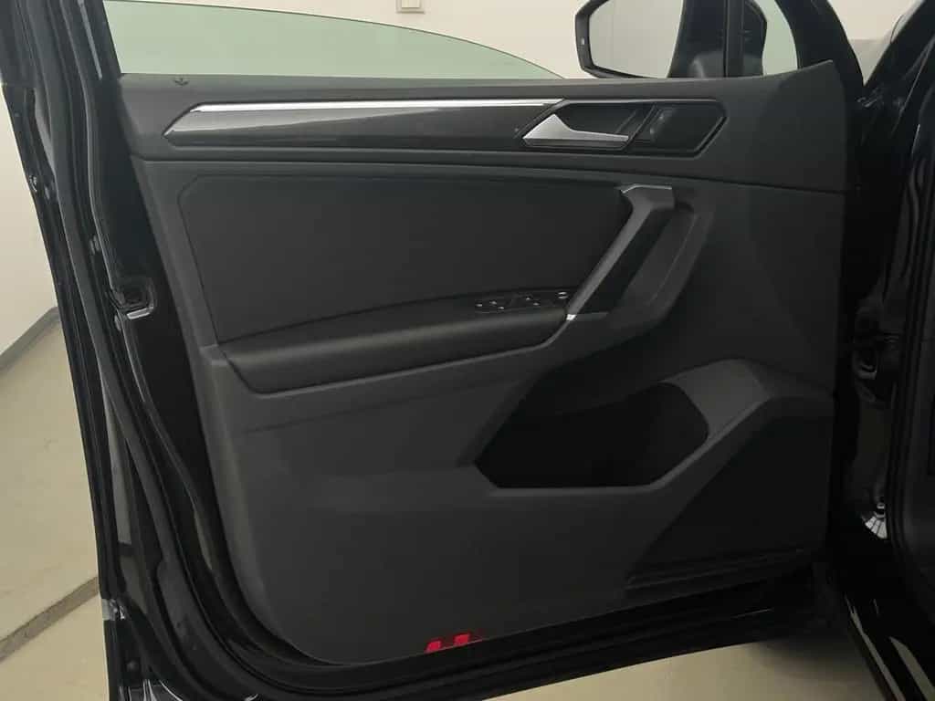 Volkswagen Tiguan TDI Highline AHK LED Navi ACC Standhz 1Hd 08/2016-photo-28