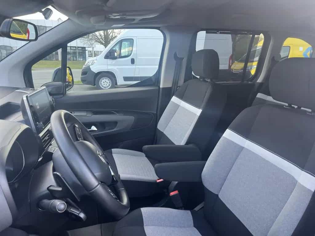 Citroën Berlingo 1.2PT130 Shine M Automatik |Kamera|Navi 01/2023-photo-7