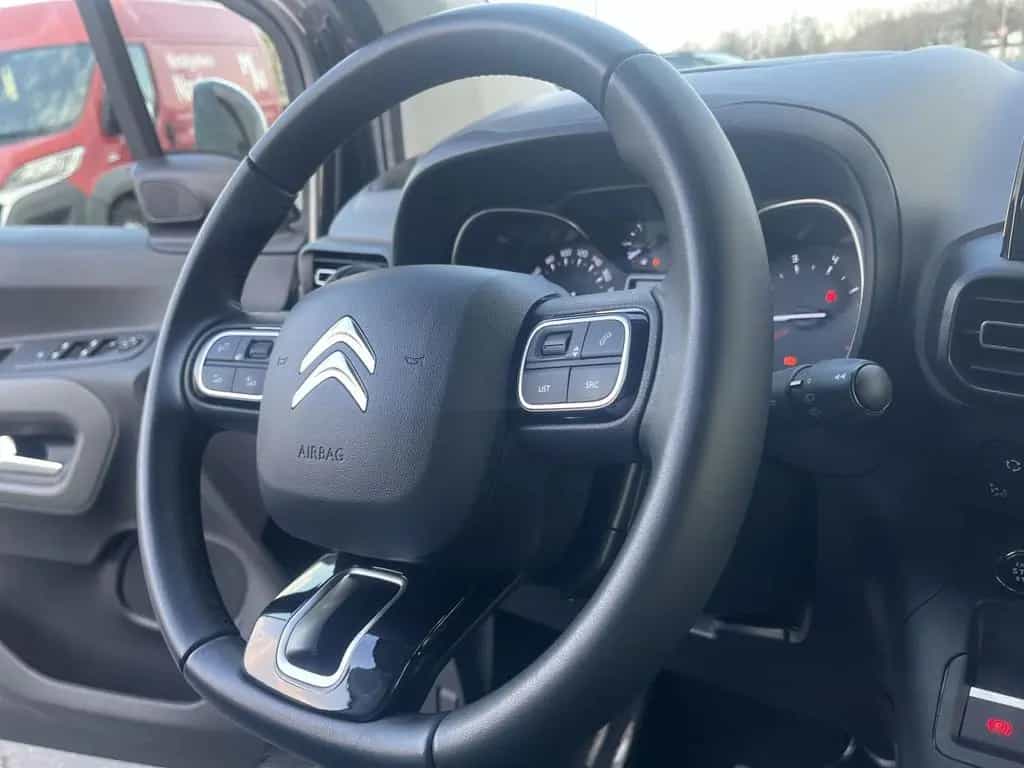 Citroën Berlingo 1.2PT130 Shine M Automatik |Kamera|Navi 01/2023-photo-16