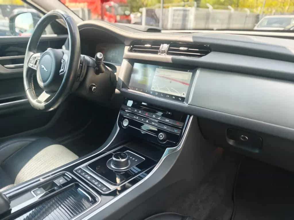 Jaguar XF 3.0 300PS*PORTOFOLIO*SOUNDSYSTEM*NAVI*KAMERA* 03/2017-photo-15