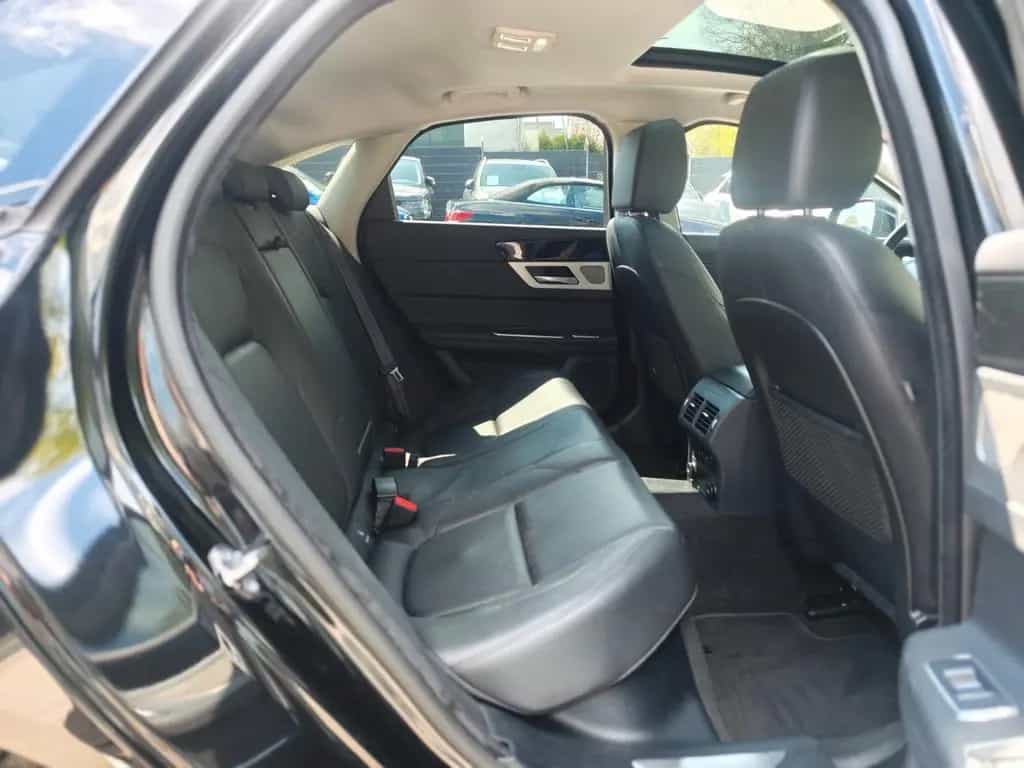 Jaguar XF 3.0 300PS*PORTOFOLIO*SOUNDSYSTEM*NAVI*KAMERA* 03/2017-photo-16