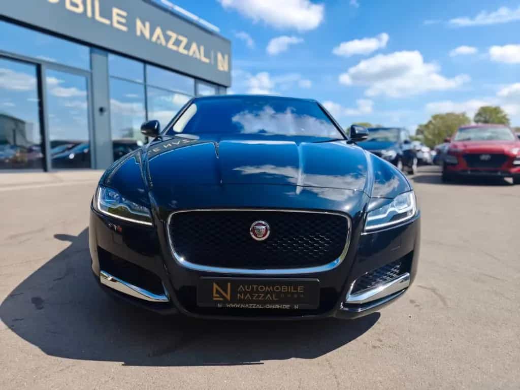 Jaguar XF 3.0 300PS*PORTOFOLIO*SOUNDSYSTEM*NAVI*KAMERA* 03/2017-photo-2
