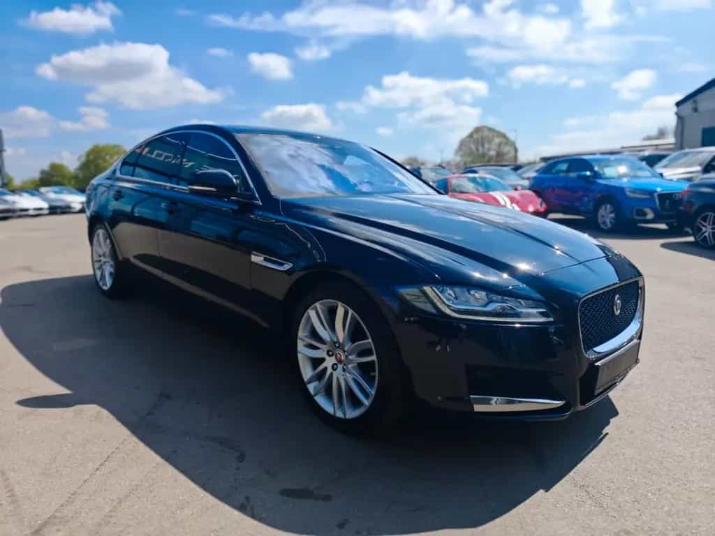 Jaguar XF 3.0 300PS*PORTOFOLIO*SOUNDSYSTEM*NAVI*KAMERA* 03/2017-photo-3