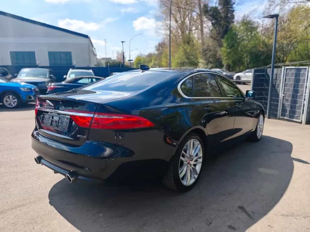 Jaguar XF 3.0 300PS*PORTOFOLIO*SOUNDSYSTEM*NAVI*KAMERA* 03/2017-photo-5