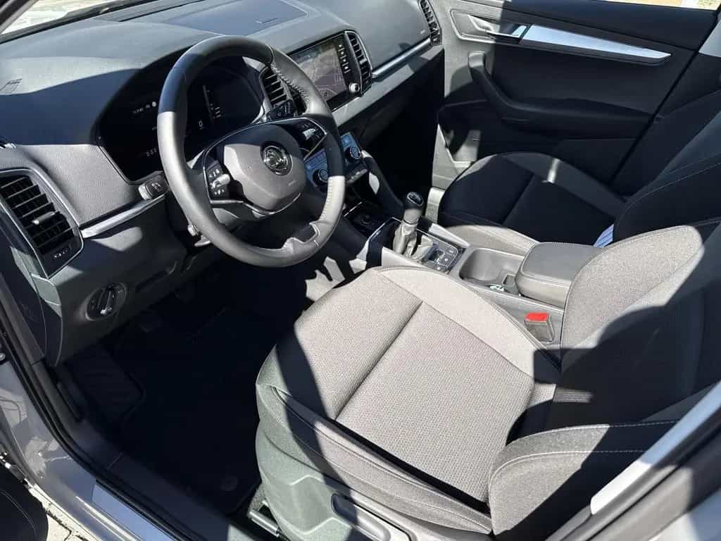 Skoda Karoq Tour 1.0 TSI RFK, SHZ, KESSY 12/2023-photo-7