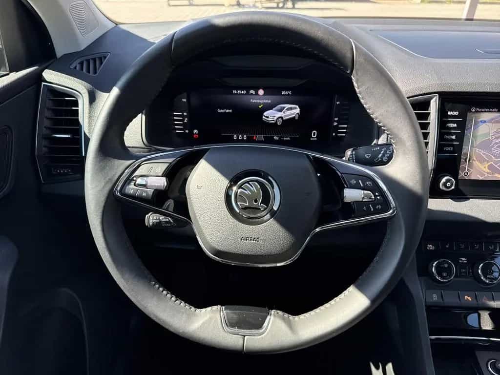 Skoda Karoq Tour 1.0 TSI RFK, SHZ, KESSY 12/2023-photo-8