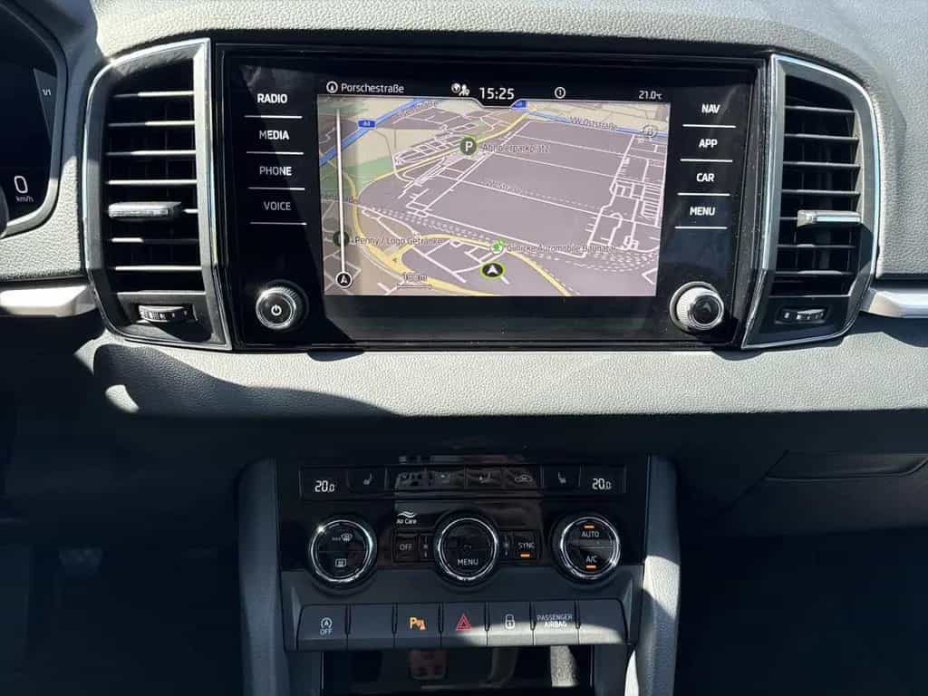Skoda Karoq Tour 1.0 TSI RFK, SHZ, KESSY 12/2023-photo-9